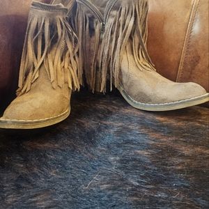 Wild G fringe Ankle booties